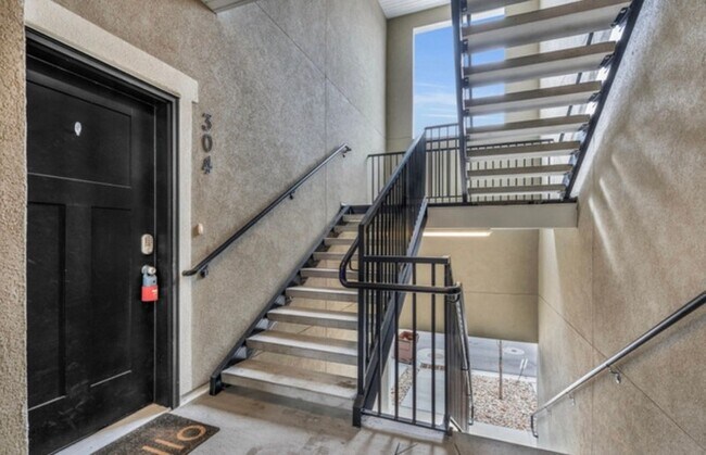 Building Photo - 304 W 410 N St