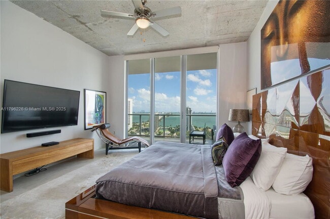 Foto del edificio - 3470 E Coast Ave