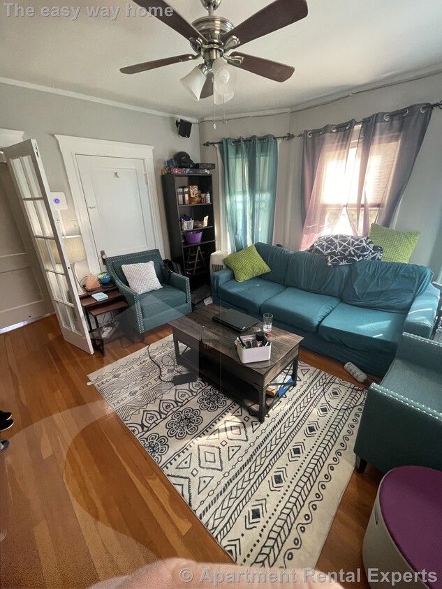 Primary Photo - Everett 2 Bedroom- In Unit Laundry