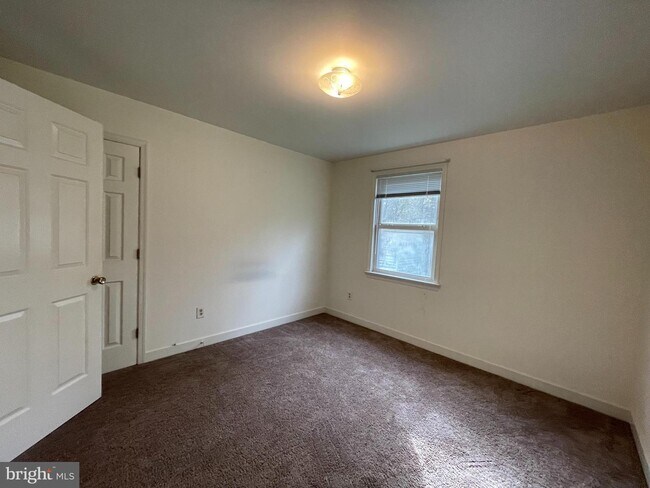 Foto del edificio - 15652 Owens Dr
