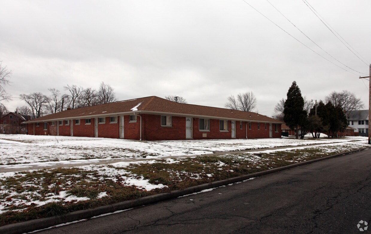 215 Islington - 215 Islington St