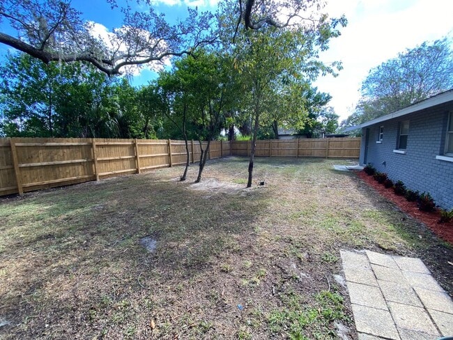 Building Photo - 12319