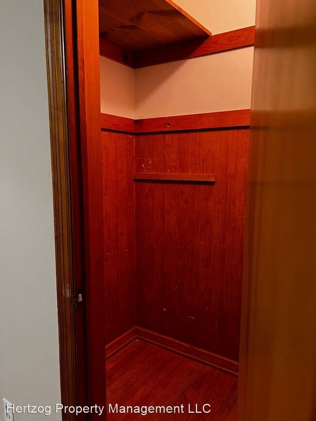 Building Photo - 1 br, 1 bath House - 549 N 10th St