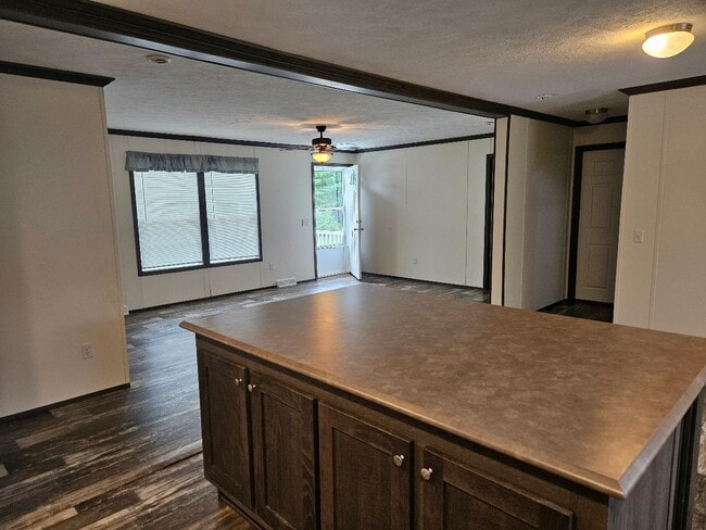 Building Photo - 14 Rockledge Ct