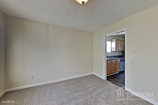 Building Photo - 705 Rock Glen Trace