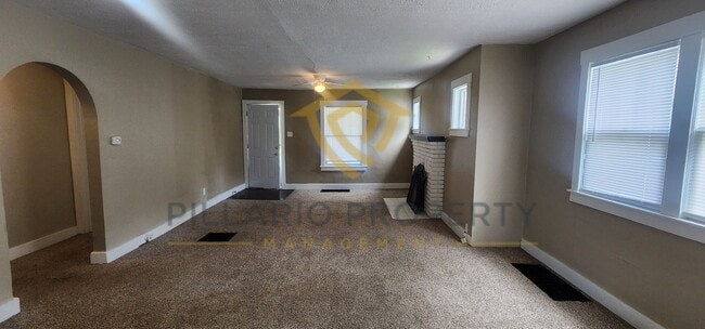 Building Photo - Cozy 2-Bedroom & 1-Bathroom Home with Base...