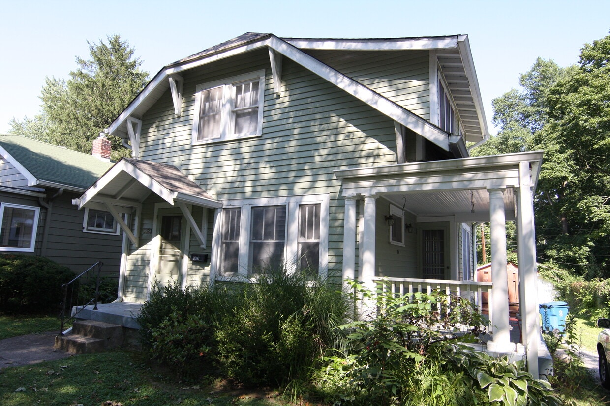 Primary Photo - 5623 Winthrop Avenue