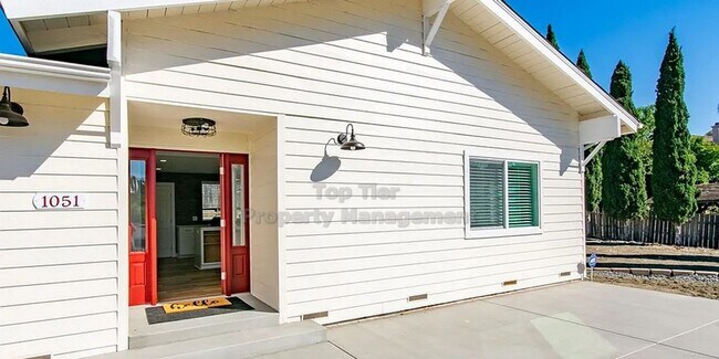 Foto del edificio - Charming Single Family Home in Vista! 3 be...