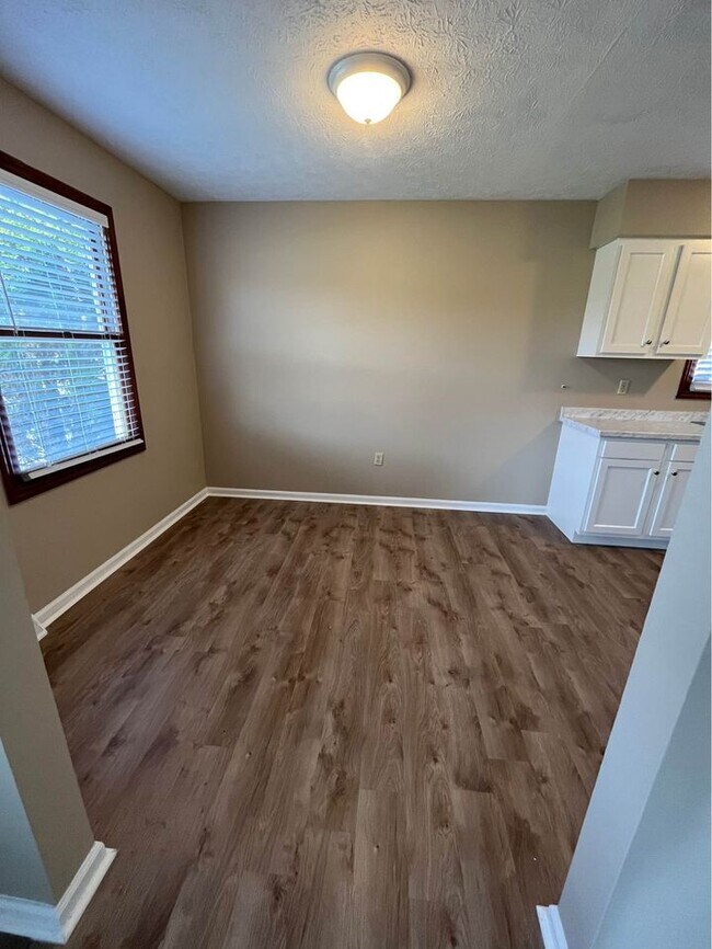 Foto del edificio - 302 Madison Hills Blvd