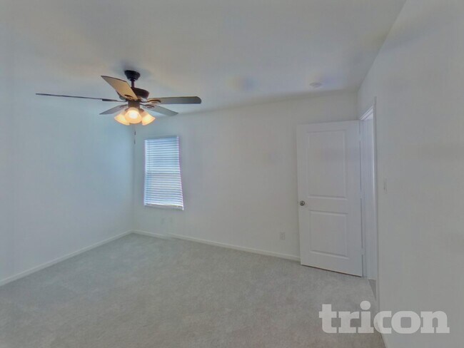 Foto del edificio - 803 Ponderosa Ln