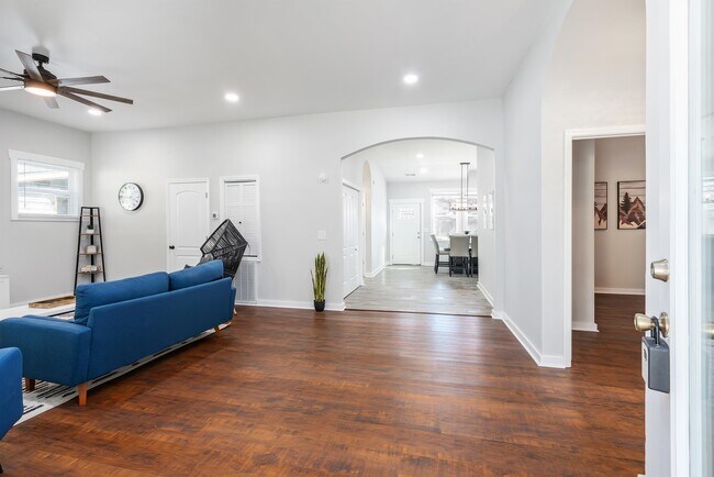 Building Photo - 209 Beirne Ave NW