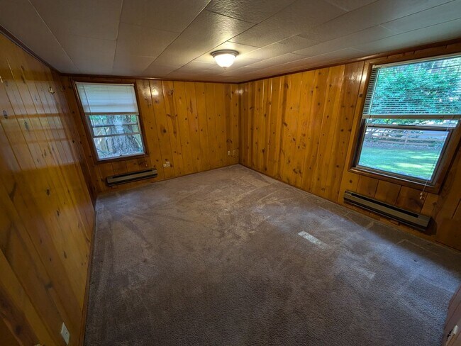 Building Photo - 10121 Lake Steilacoom Dr SW