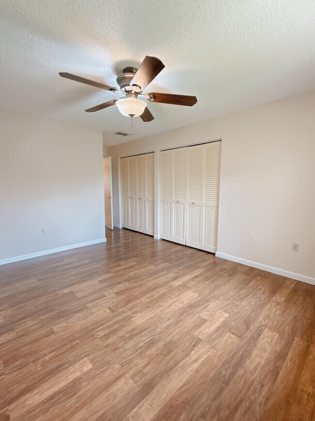 Foto del edificio - 872 SW 9th St Cir