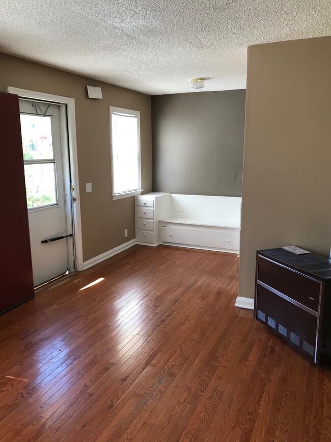 Foto del edificio - 211 E 17th St