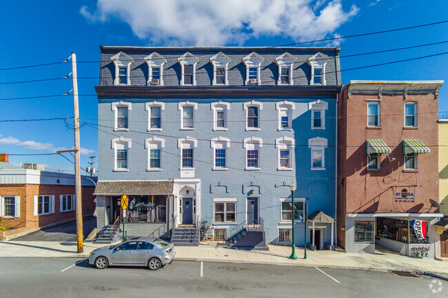 Building Photo - 134 S Union St