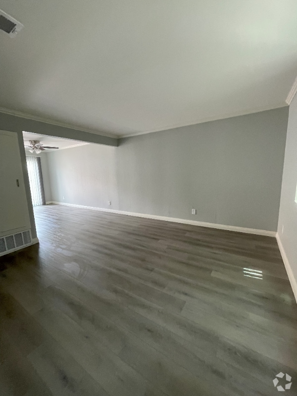 Building Photo - 17706 Scherzinger Ln