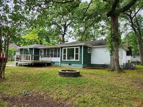 Building Photo - 6108 Schofield Ave