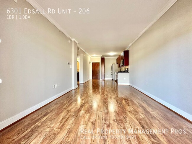 Building Photo - 1 Bedroom Condo + Den /Garage space  @The ...