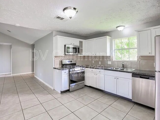 Building Photo - 1204 McDugald Rd