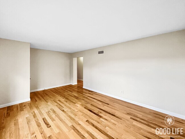 Foto del edificio - Beautiful 3 Bedroom/ 2 Bathroom Home Locat...