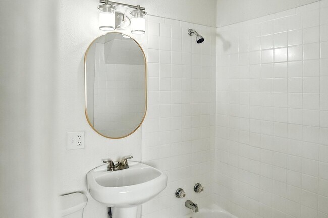 Photo - 1368 Lafayette St Apartment