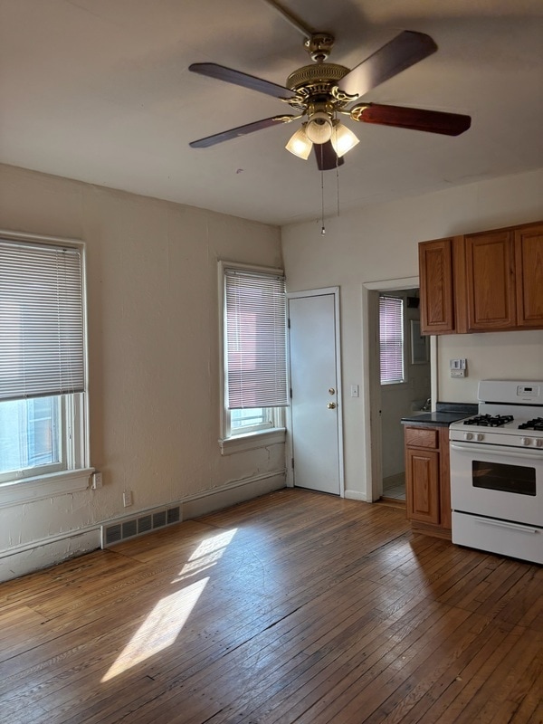 Building Photo - 129 E Gorham St