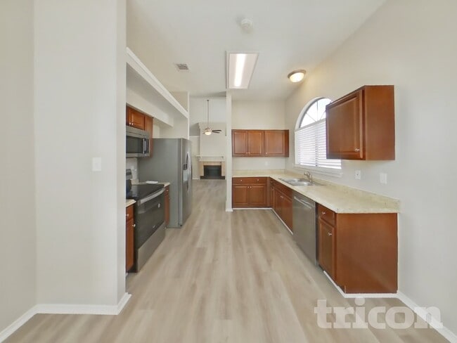 Foto del edificio - 10223 Canton Fld Dr