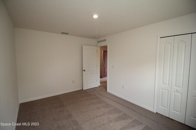 Building Photo - 147 Franzing St