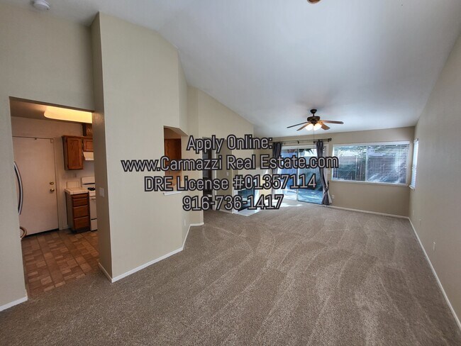 Foto del edificio - 9451 Lakewind Ln