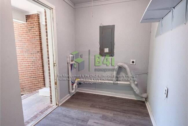 Building Photo - 1704 Pheasant Dr