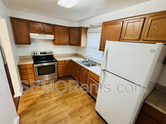 Foto del edificio - 301 S Spring St