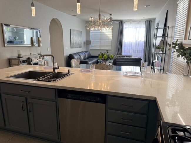 Foto del edificio - Beautiful 3bd/2ba Natomas Home with 2 Car Garage!