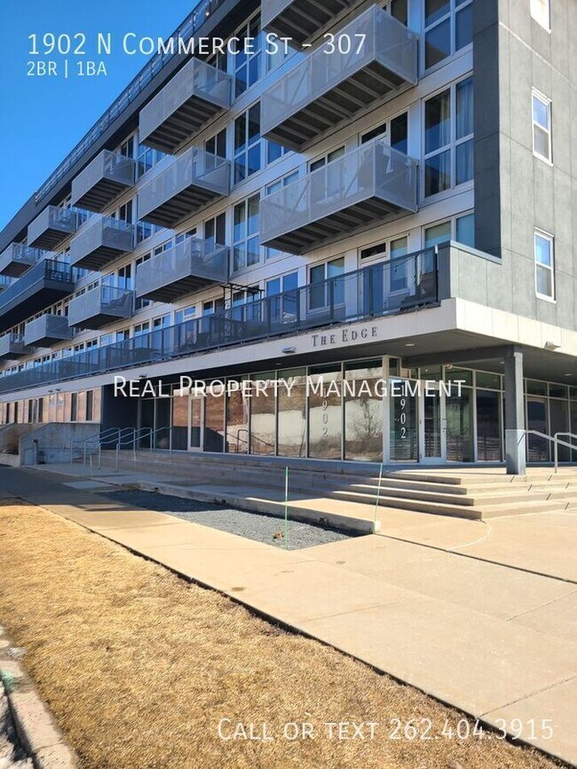 Foto del edificio - 1902 N Commerce St