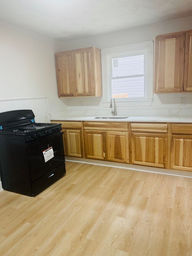 Foto del edificio - Remodeled 3 bedroom 1 bath home