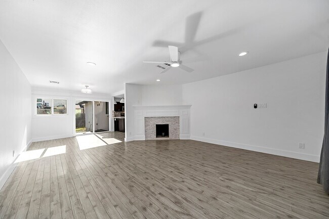 Building Photo - 4364 Toland Way