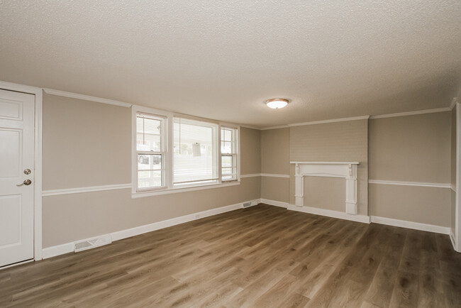 Building Photo - Amazing 3 Bedroom Home