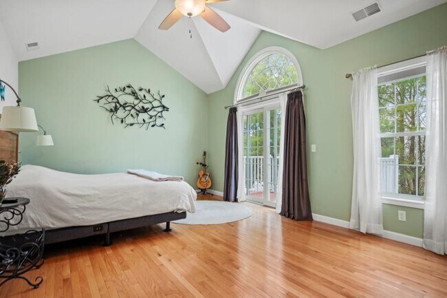 Foto del edificio - 170 Beach Rd