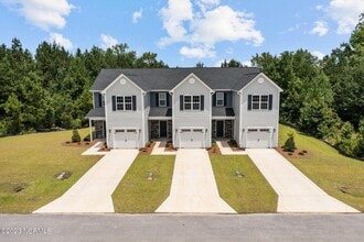 Building Photo - 227 Verrazzano Ln