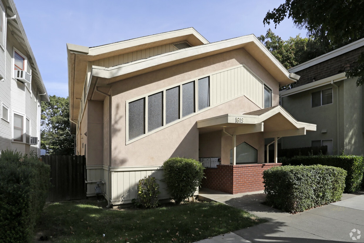Building Photo - 1619 Q St