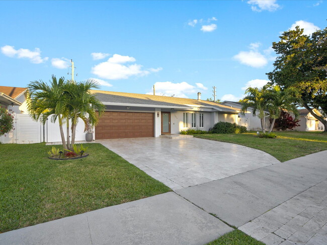 Foto del edificio - 1398 SW 24th Terrace