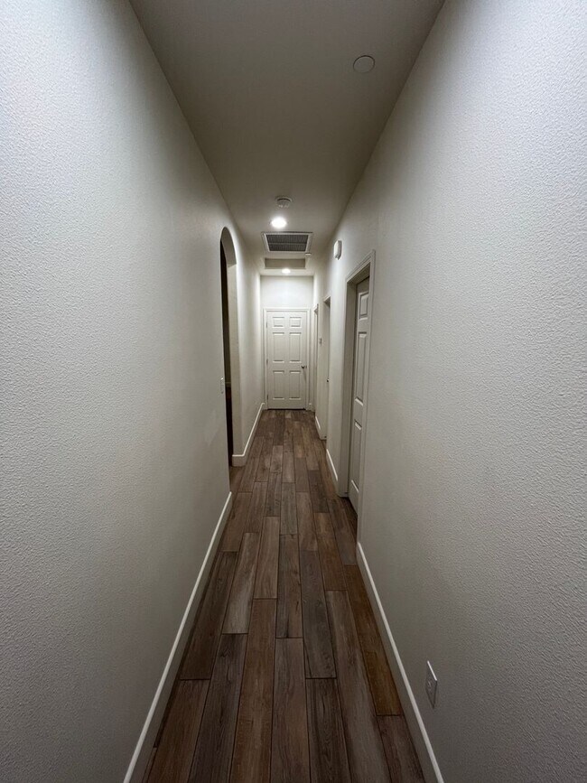 Building Photo - NEW CORNER LOT HOME Move In Ready!!!!