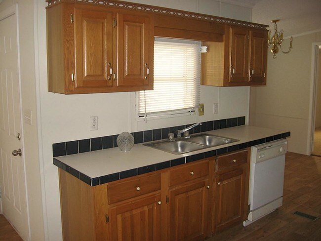 Foto del edificio - 4124 Greenleaf Dr