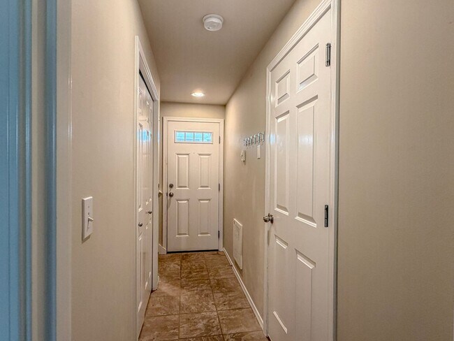 Foto del edificio - 3bd/2bth North Green Lake Townhome, $3,250/mo.