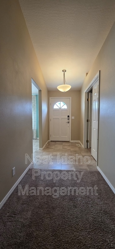 Building Photo - 1123 N Watson Way