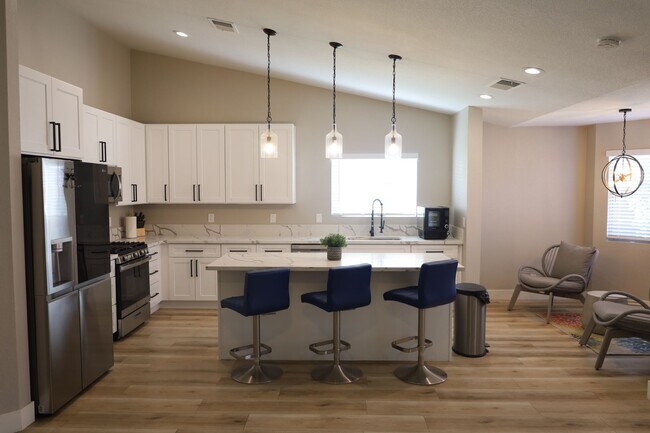 Building Photo - Fully Remodeled Single Story Home 3 Bedroo...