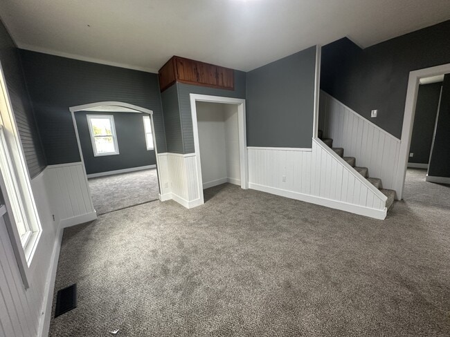 Building Photo - 2415 S A St