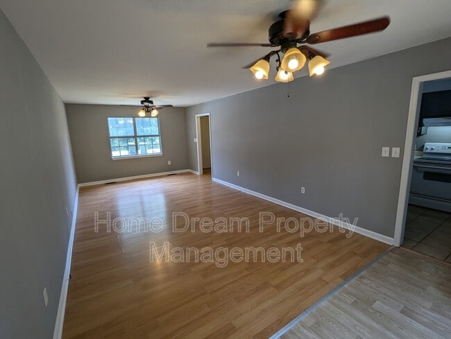 Building Photo - 11605 Rutherford Dr