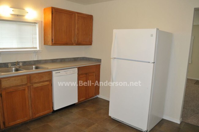 Foto del edificio - Two Bedroom with Large Garage