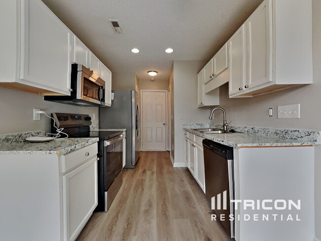 Foto del edificio - 7328 Brighton Hill Ln