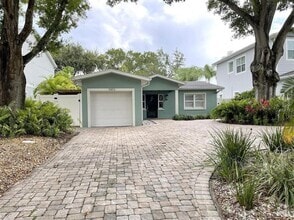 Building Photo - 3903 W Corona St